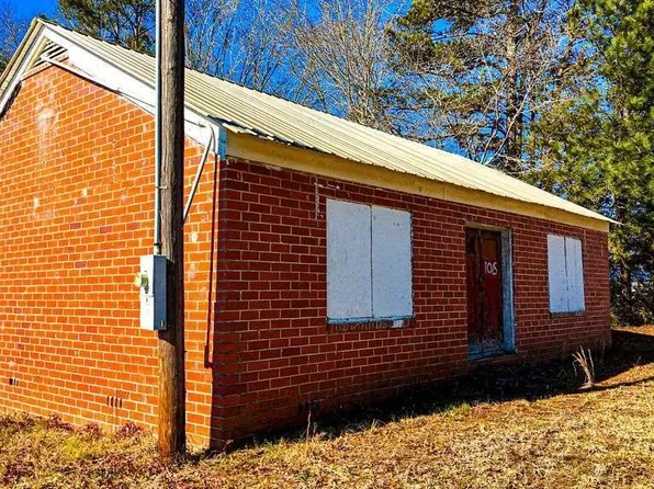 1013 Veterans Pkwy, Barnesville, GA 30204