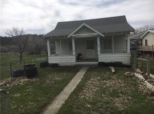 206 1st Ave W, Roundup, MT 59072