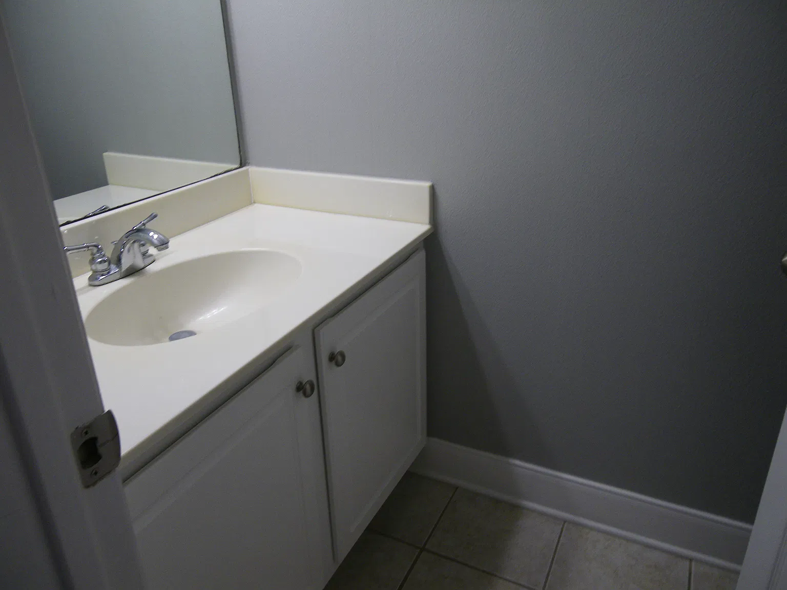 2 bed, 2.5 bath, 1370 sqft, $1,700 — Photo 4