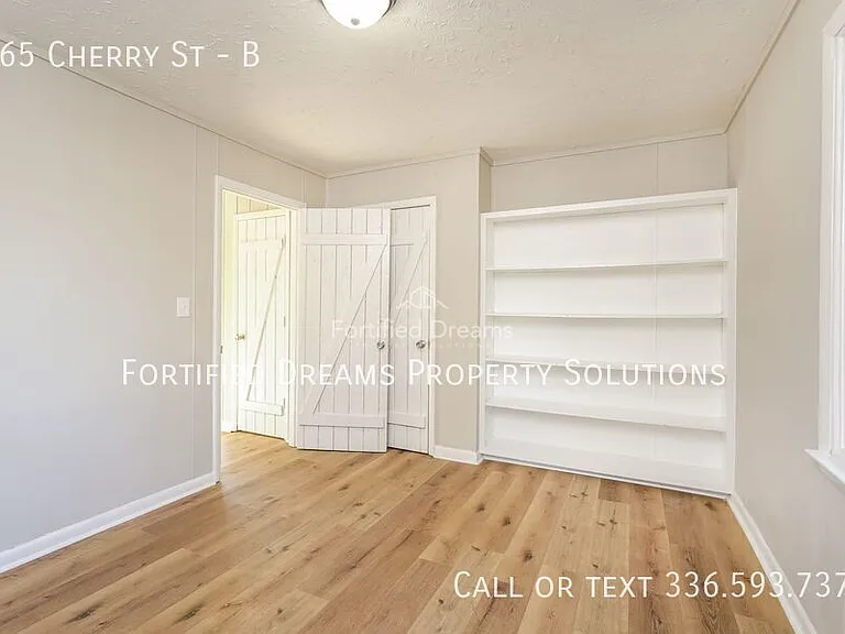 165 Cherry Ln #B — Photo 9