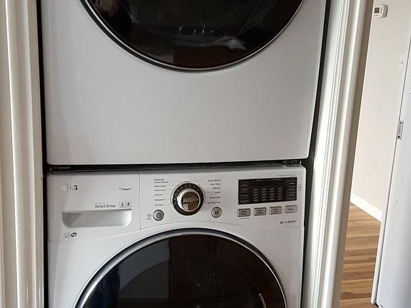 Laundry center