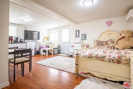 2nd image of 1633 S New Hampshire Ave #2