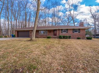 108 Peine Dr, Lexington, IL 61753