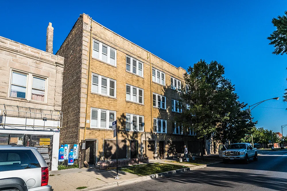 Building Photo - 400 S Laramie Ave