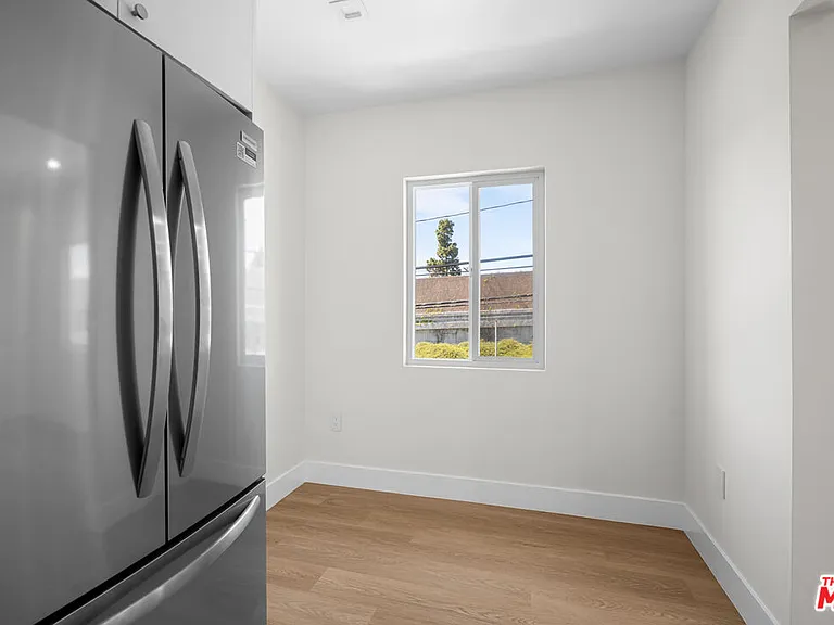 420 S Sepulveda Blvd #13 — Photo 13