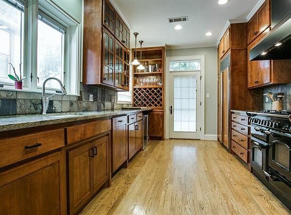 5th image of 6219 Belmont Ave