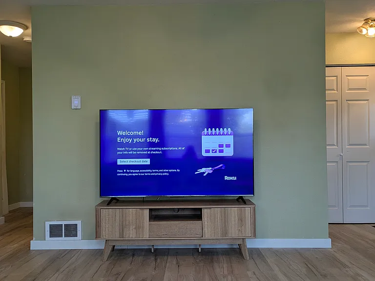819 Devon Ct — Photo 4