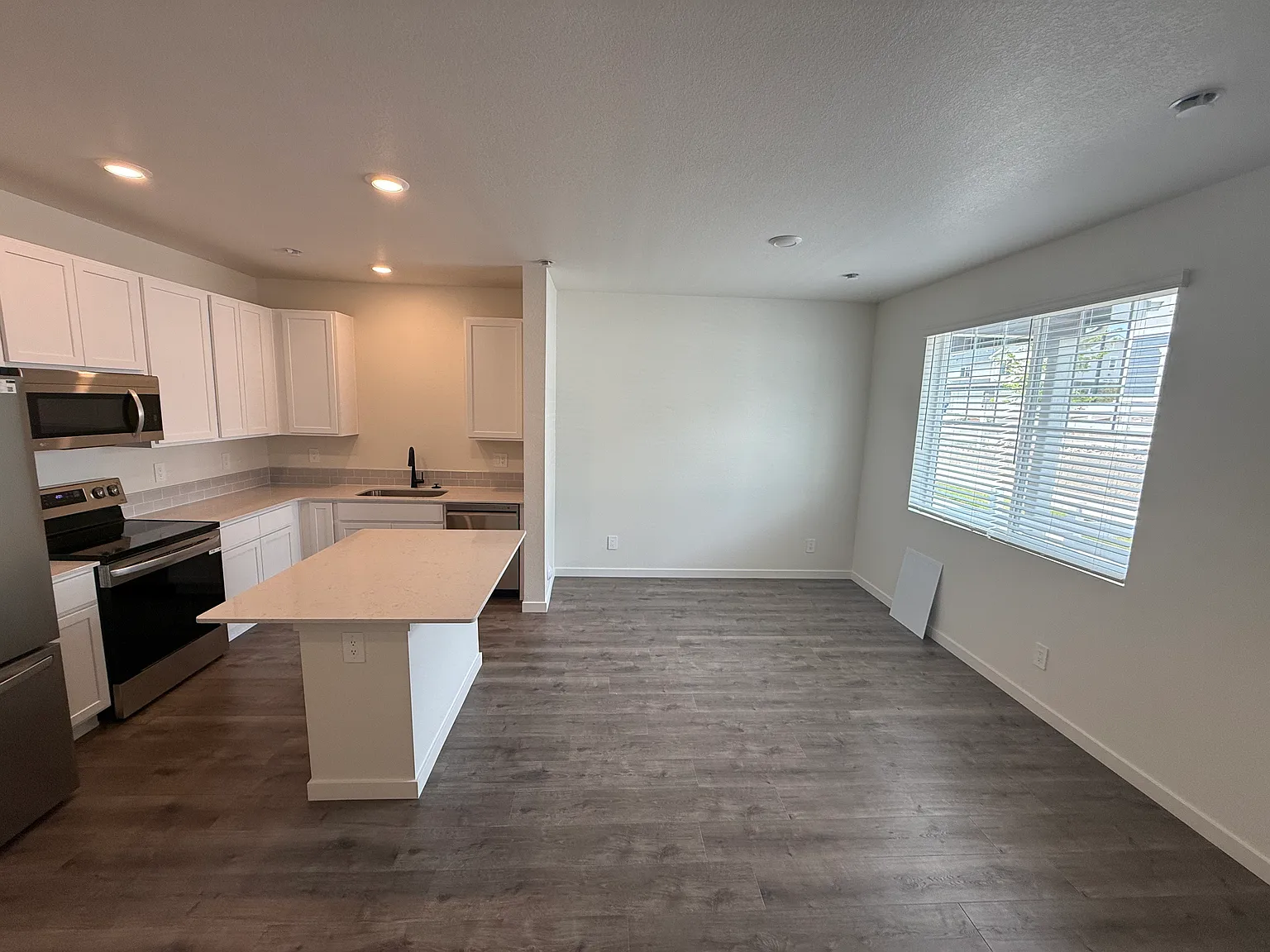 415 Condor Way — Photo 4