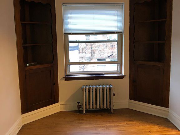 3rd image of 714 Lee St APT 8