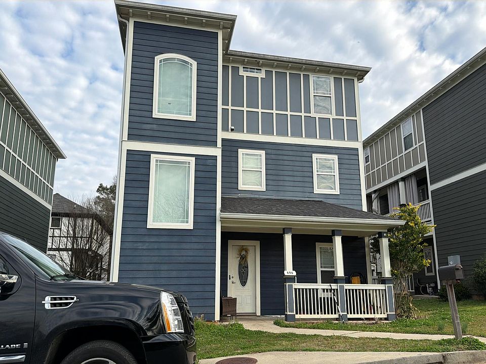 1st image of 696 Rose Palm Ln