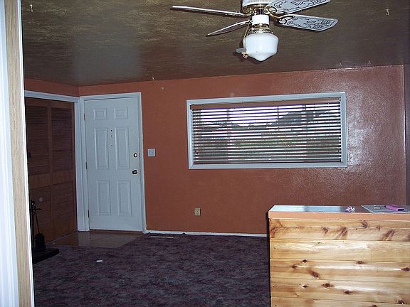 3rd image of 245 NW Bonneville Dr