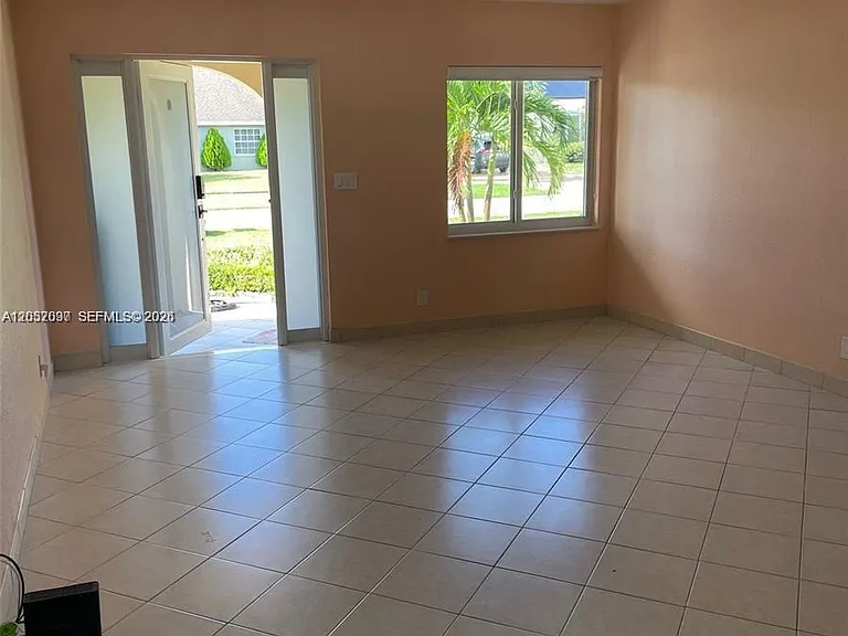 5352 Rose Marie Ave S — Photo 2