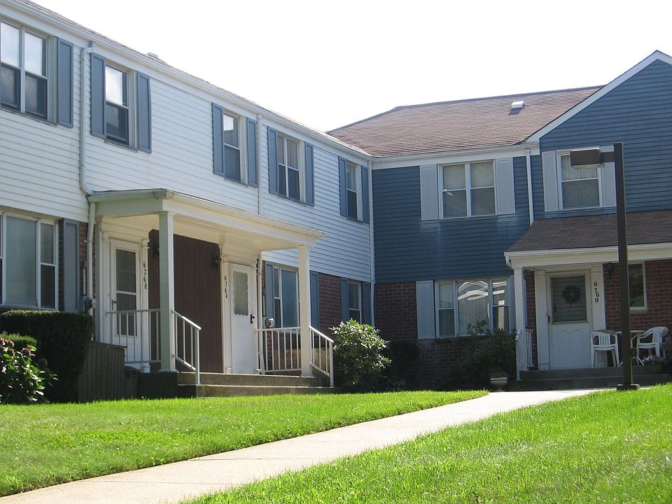 Beautiful 3 Br Garden Condo