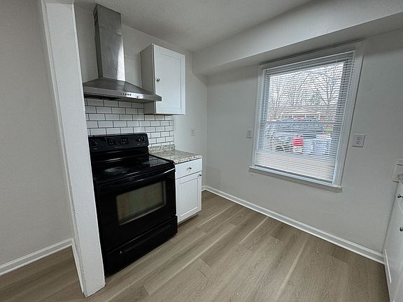 2nd image of 821 Ward Dr #Z4