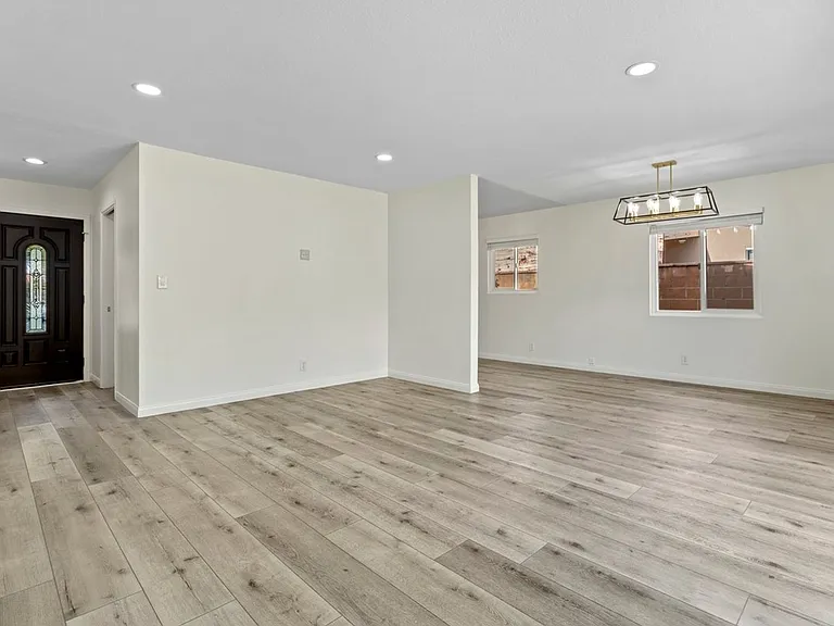 27508 Vilna Ave — Photo 5