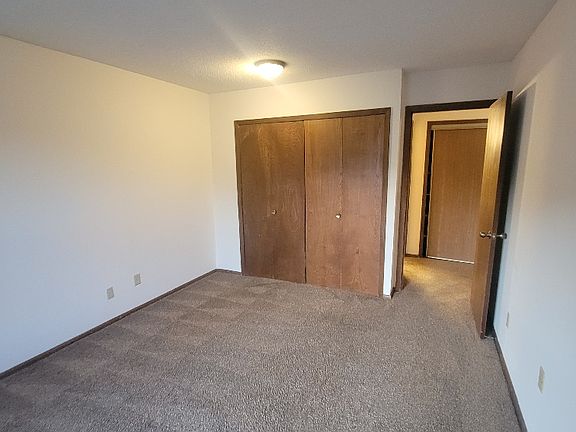 3rd image of 935 11th Ave S APT 8