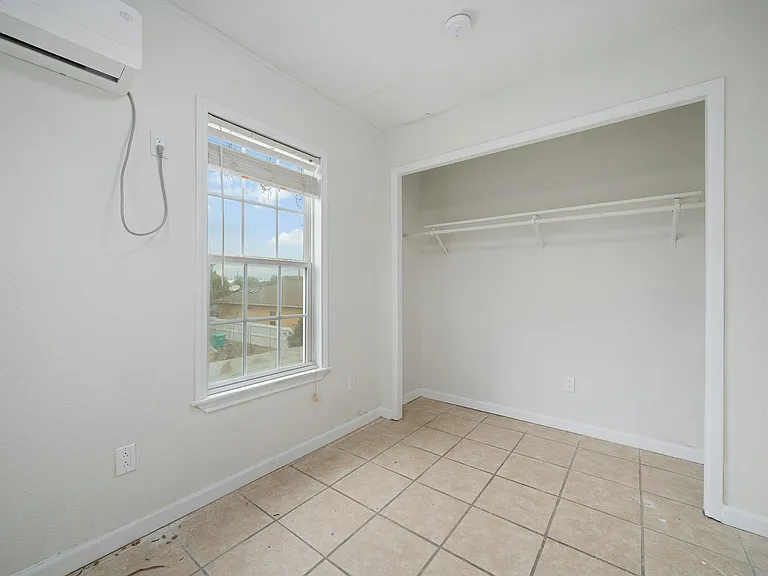 215 S 11th St #2 — Photo 9