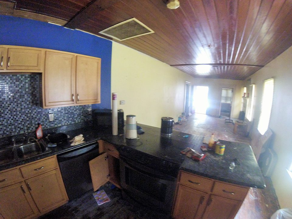 2/1 unit floor plan
