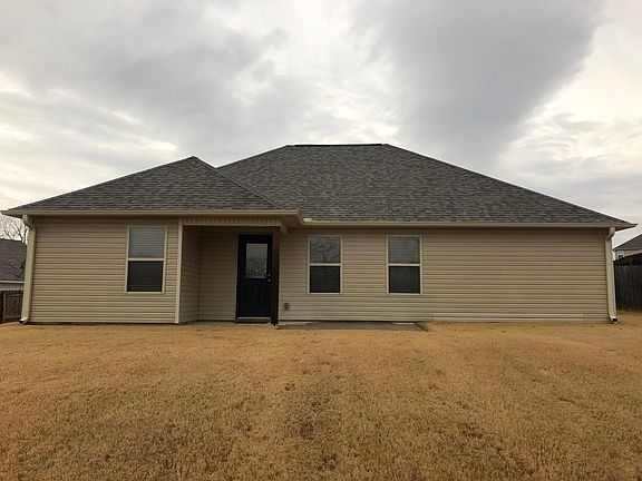 4th image of 305 Driftwood St
