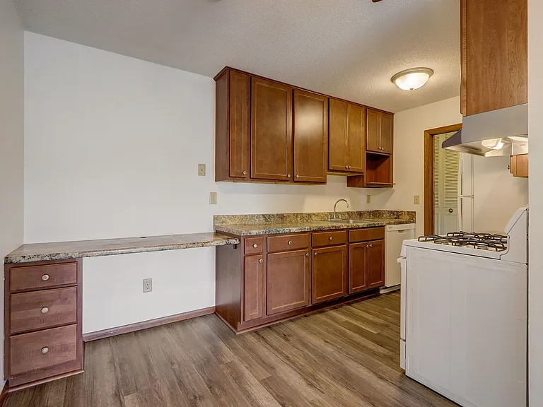 Sumter Green Apartments — Photo 40