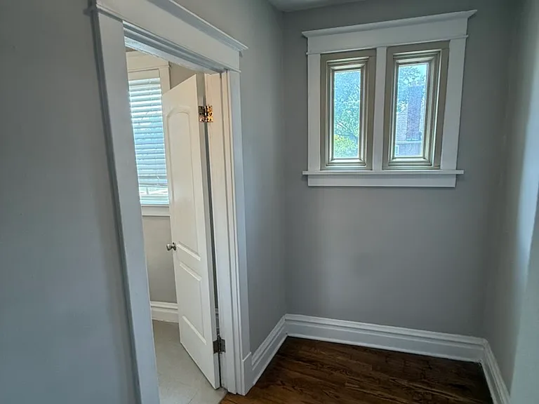 3539 Lawn Ave #1S — Photo 6
