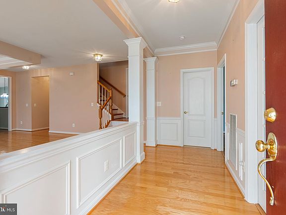 4th image of 29684 Sullivan Dr