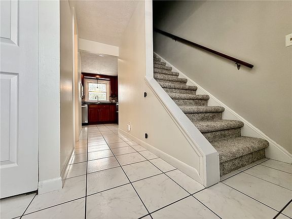 5th image of 79 Grandview Ln