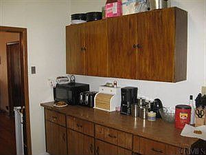 4th image of 2332 Broadway