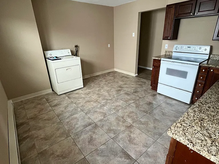 612 Oak St #2 — Photo 9