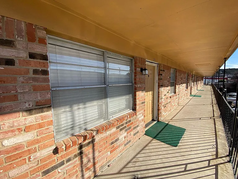 307 Sunset Ln #6 — Photo 3
