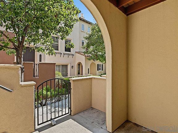 3rd image of 2479 Longstaff Ct