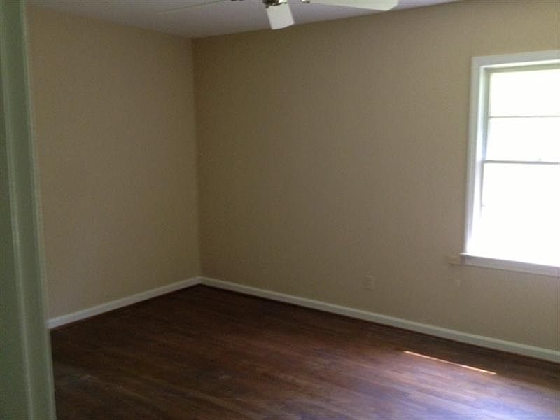 2nd image of 1311 Lake Ln