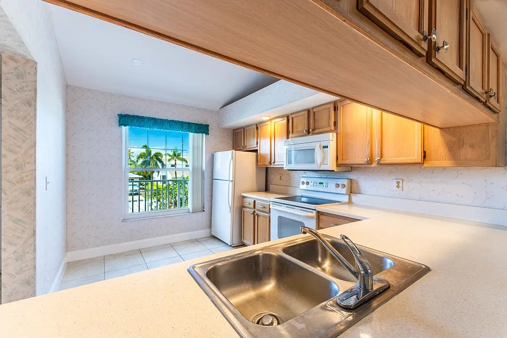 1427 SW 47th Terrace — Photo 4