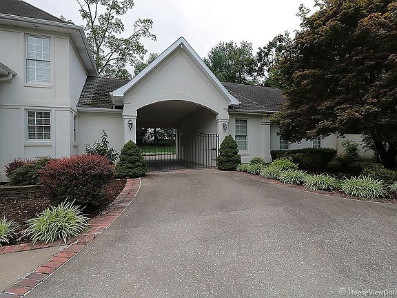 2nd image of 2124 Woodhollow Ct