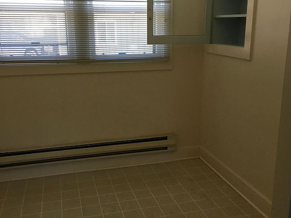 Kitchen eating area.