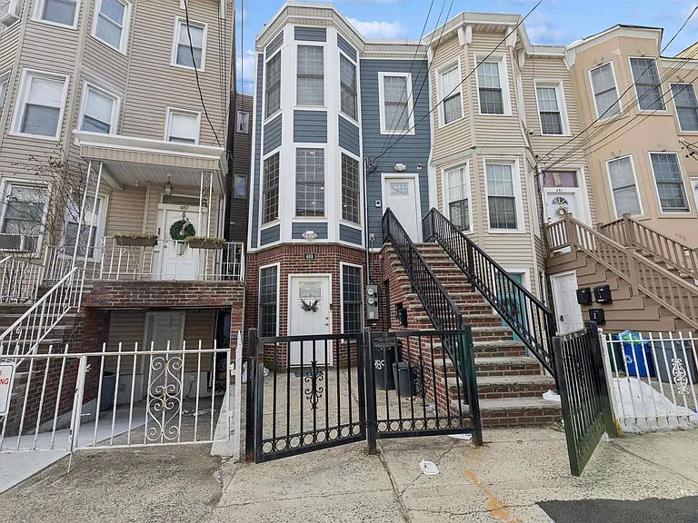 489 Mercer St #1 — Photo 9