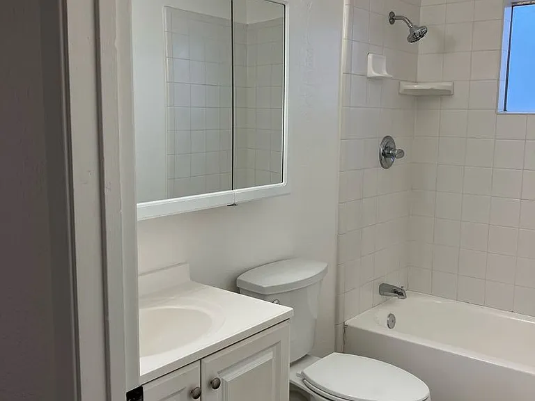 137 Lomita Ave — Photo 6