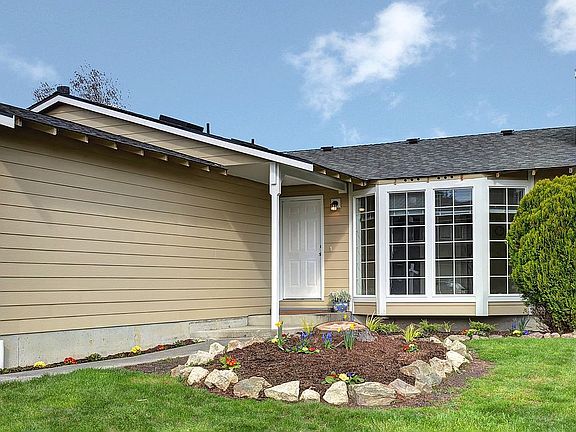 2nd image of 27331 Village Pl NW