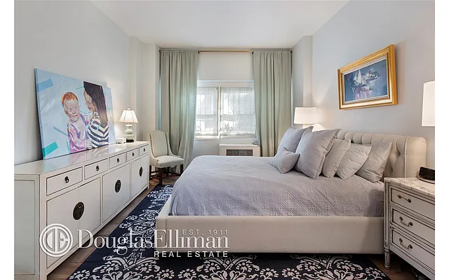 Sold by Douglas Elliman | media 19