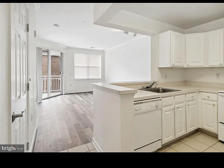 23 Pierside Dr #306 — Photo 14