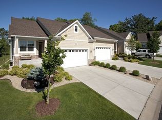 2990 Highwood Dr, Chanhassen, MN 55317