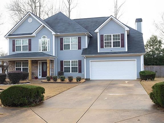 2nd image of 450 Fieldstone Ln