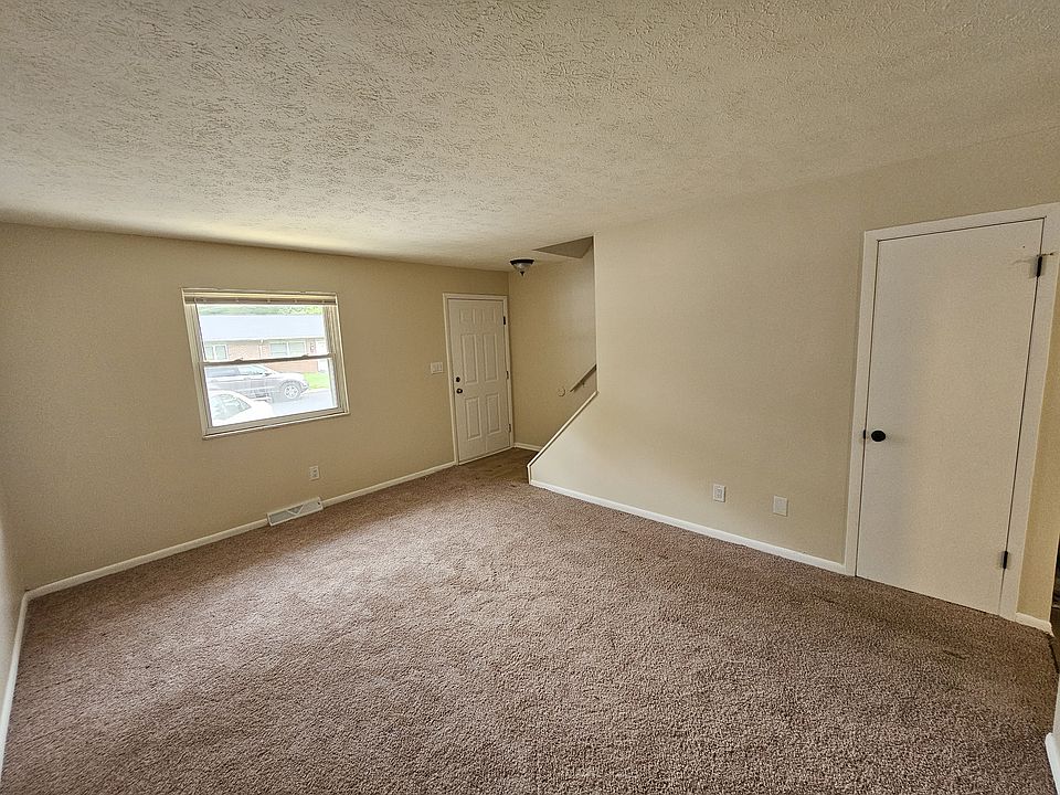 1st image of 53 Neil St #8