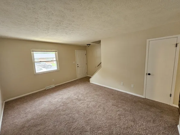 53 Neil St #8, Delaware, OH 43015