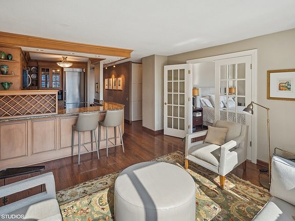 4th image of 405 N Wabash Ave Unit 2408