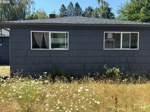 621 Irving Dr, Myrtle Creek, OR 97457