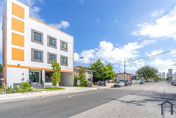 1037 NW 2nd St #2C — Photo 4