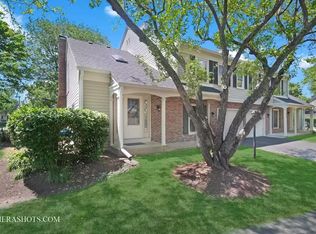 405 College Xing #405, Rolling Meadows, IL 60008