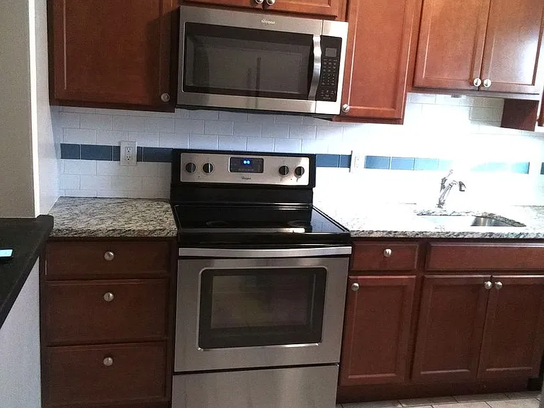Harborview Apartments — Photo 5