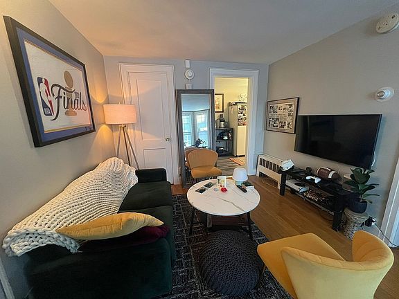 3rd image of 134 South St #6